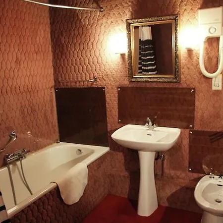 Riverside Mansion Tatil Evi