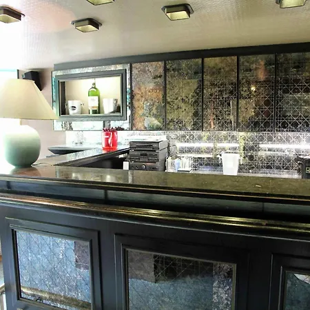 Prázdninový dům Riverside Mansion